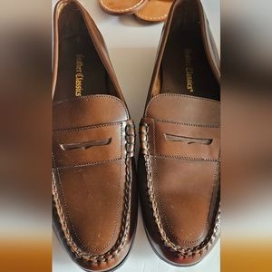 Mens Leather Classic Loafers. Size 11.
